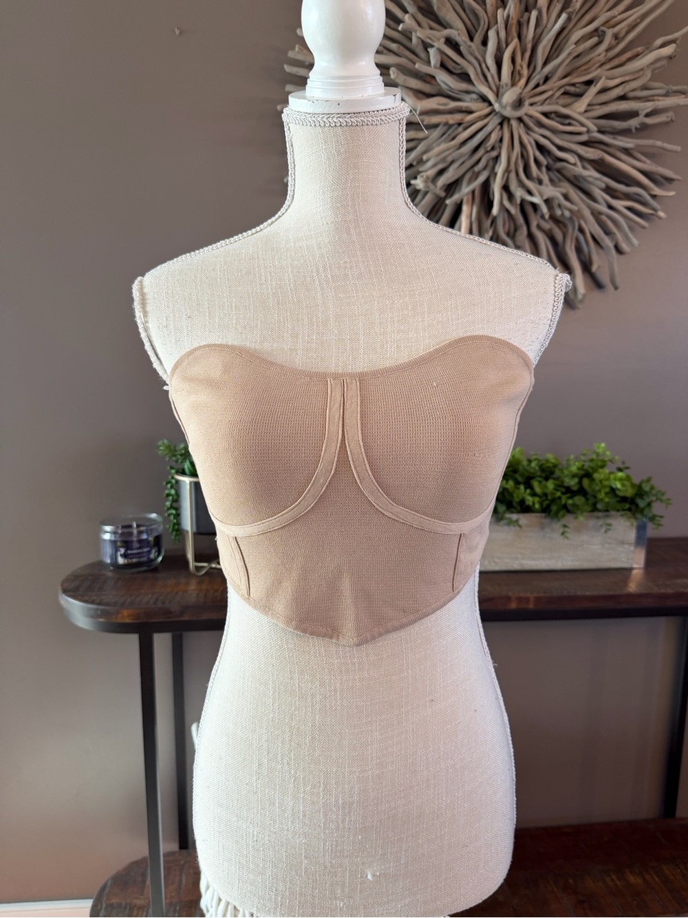 Kittenish strapless bra nude color medium